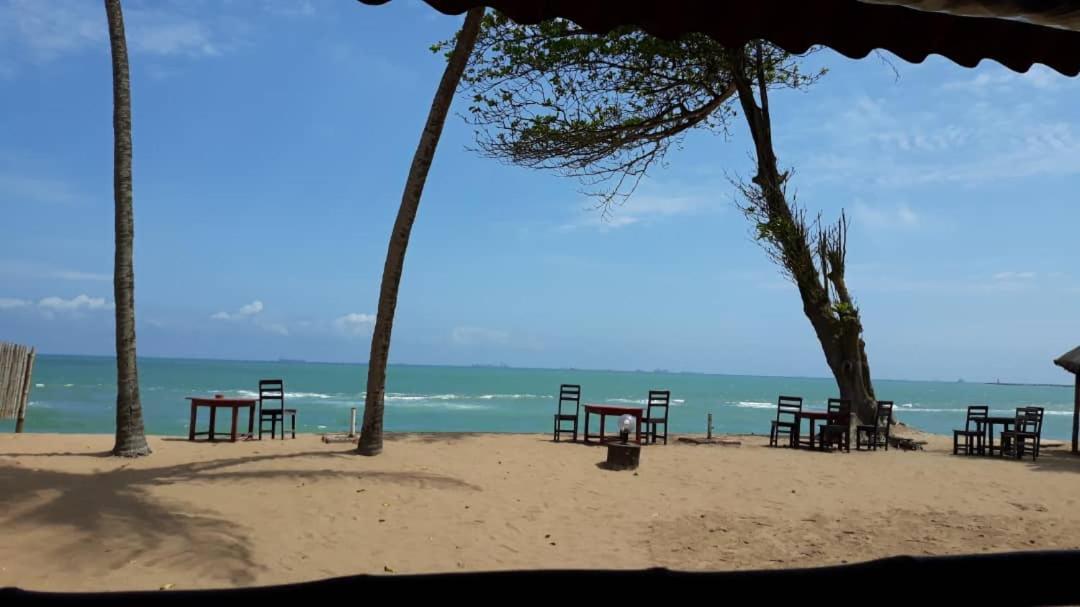CASE de ROBINSON Lomé Buitenkant foto