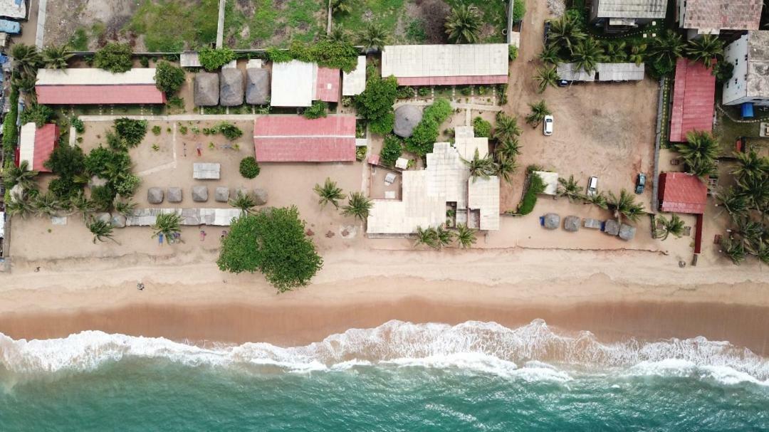 CASE de ROBINSON Lomé Buitenkant foto